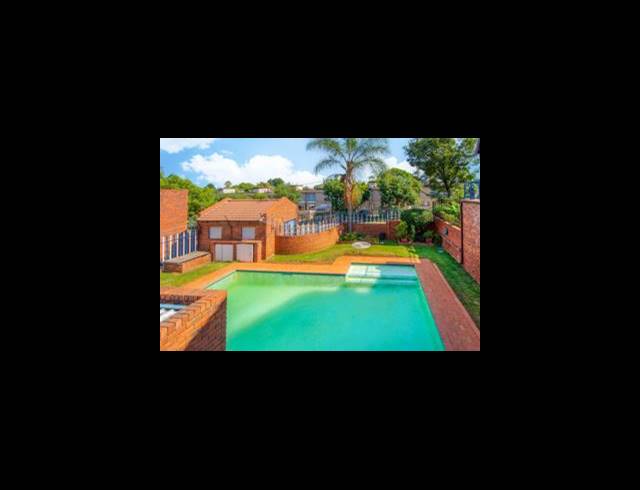 2 BEDROOM APARTMENT FOR SALE IN WINDSOR EAST